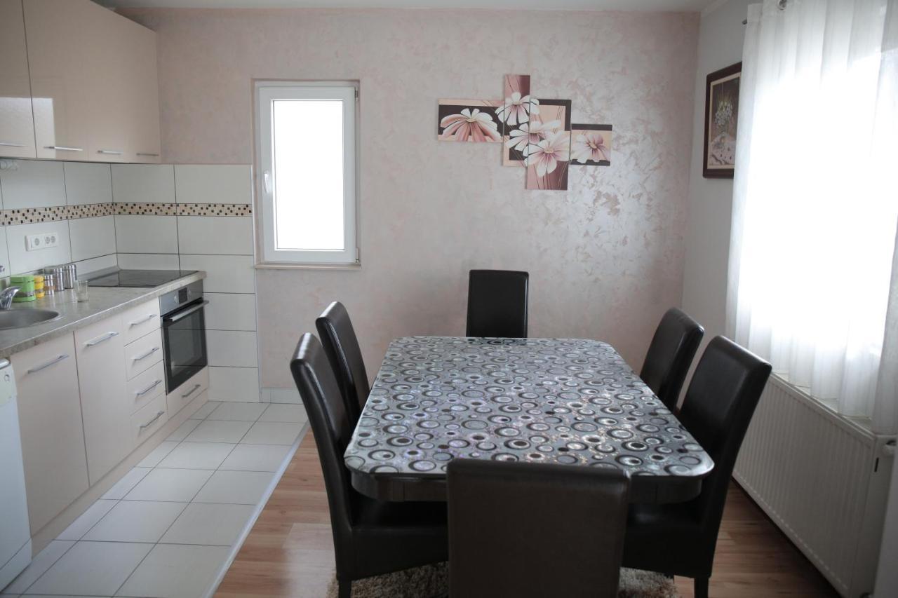 Apartment Smestaj Zlatar Arena Nova Varos